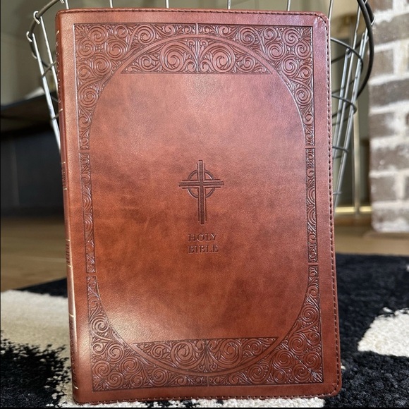 *NIB* CATHOLIC BIBLE Revised Edition Large Print in Brown Leathersoft - Picture 8 of 9
